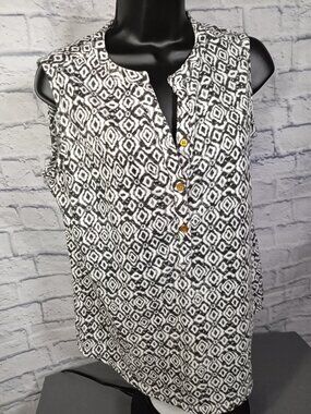 Cathy Sleeveless Top B&W Geometric Design